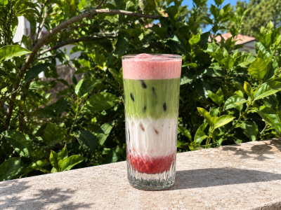 Iced Strawberry Matcha & Strawberry Foam : la recette professionnelle